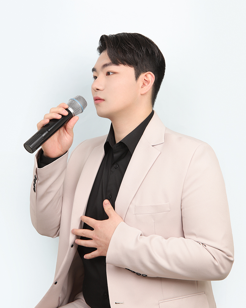 윤성준 em pp 웹용.jpg